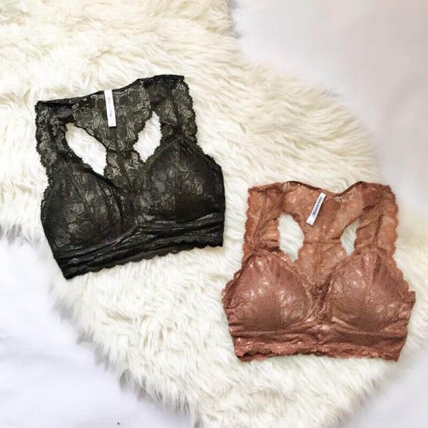 Fall and sweaters go together like biscuits and gravy. Which is convenient, since it also is helpful in disguising those extra Holiday pounds! The perfect duo for your cold-weather wardrobe is bralettes and oversized sweaters!